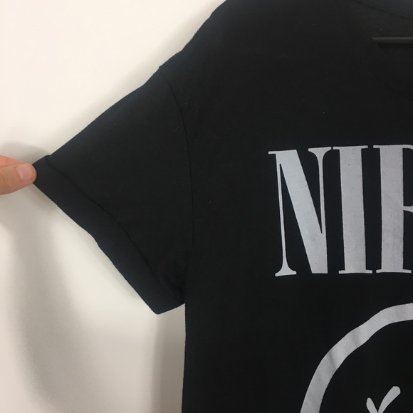 🛑🛑 SOLD!! Nirvana Black Graphic Band Tshirt - Picture 4 of 5